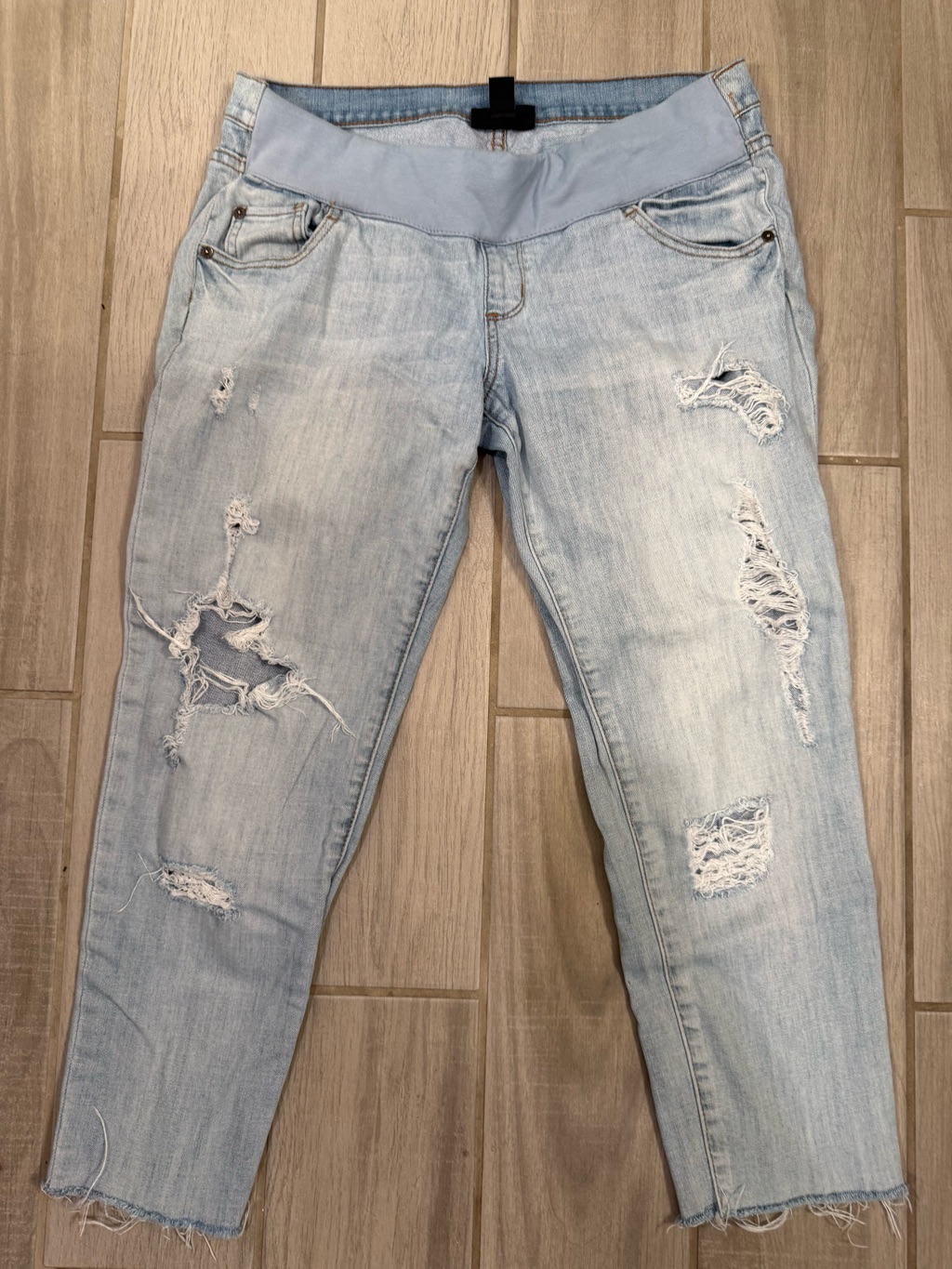Luxe Essentials Apparel Light Blue Distressed Ankle Crop Jeans